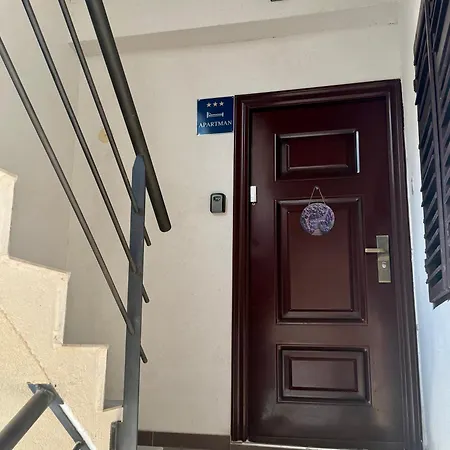 Chill House * Μακάρσκα